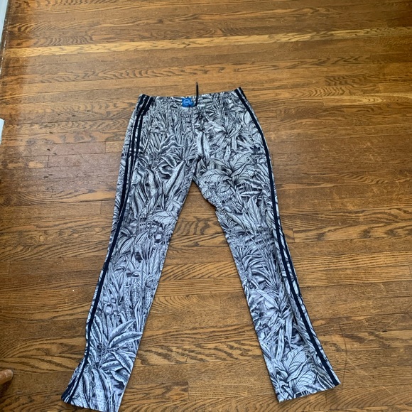 Adidas - Picture 1 of 3